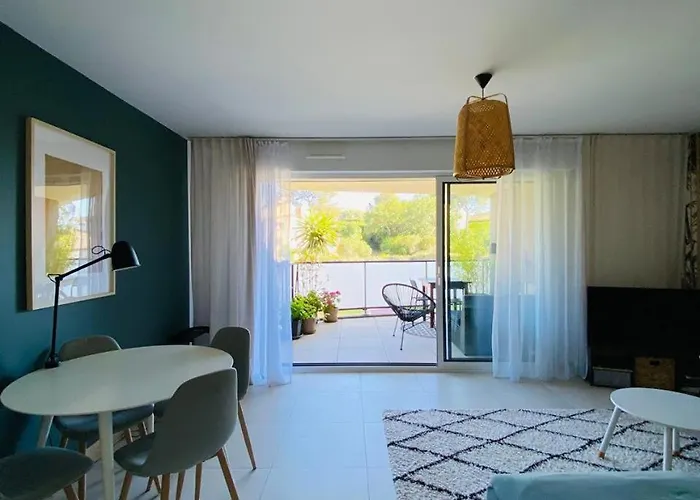 Un Coin De Tranquillite Non Loin De La Apartmán *