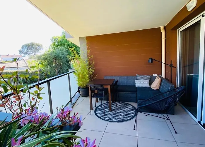 Un Coin De Tranquillite Non Loin De La *